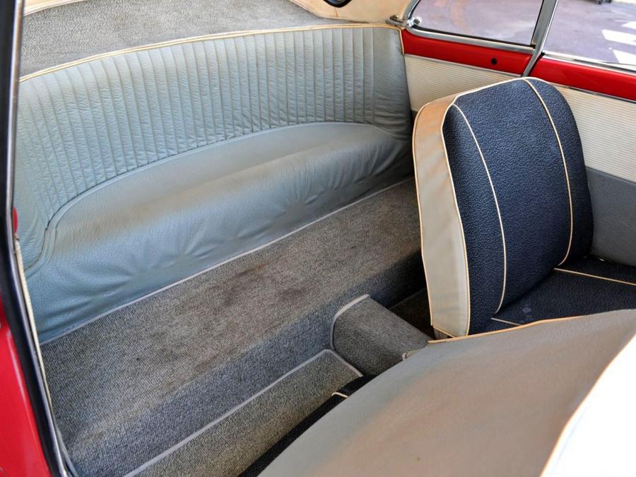 Интерьер NSU Sport Prinz 1958 года  (фото 11 из 19)
